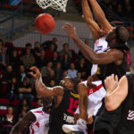 Dunk de Tremmel Darden durant les Plays-Off contre l'ASVEL